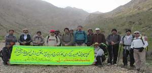 صعود کارکنان اداره کل آموزش فنی و حرفه ای استان یزد به ارتفاعات قله بل