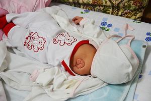 جوابیه دکتر سهرابی درپاسخ به خبر تولد نوزادی با یک دست در طبس