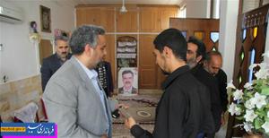 فرماندارمیبد از خانواده مرحوم مجید داور نژاد دلجویی کرد 