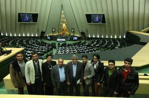 بازدیددانشجویان دانشگاه پیام نور مر کز تفت از مجلس شورای اسلامی (1 نظر)