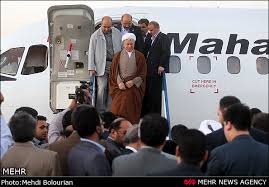 صف استقبال از هاشمی در فرودگاه مشهد/عکس