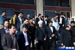 بازنشر:گزارش تصویری :سفر دکتر حسن روحانی به یزد (1و2)- ورود روحانی به استان دارالعباده و دارالعلم یزد