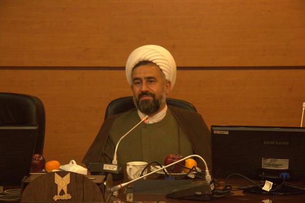 مدیر حوزه علمیه یزد: به طلبه‌ها سفارش کرده‌ام حتی اگر ثانیه‌ای از شما دیرتر آمدم، مجازید کلاس را ترک کنید