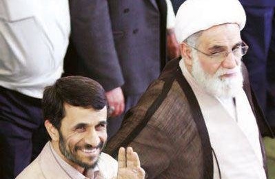 ناطق نوری به احمدی نژاد گفتم :یا سوادت خیلی بالاست و ما نمی‌فهمیم یا شما روی ابرها حرف می‌زنید که وی قهر کرد و رفت