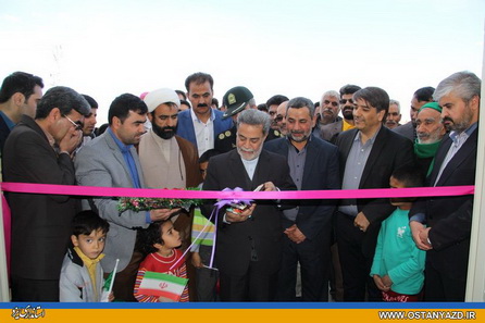استاندار يزد سالن ورزشي روستاي احمدآباد بهاباد را افتتاح كرد