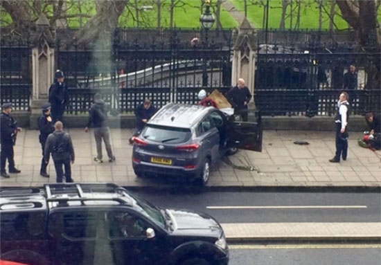 حمله تروریستی برابر پارلمان انگلیس+ تصاویر