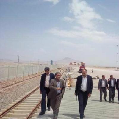 راه اندازی بندرخشک نقش مهمی در توسعه استان یزد دارد