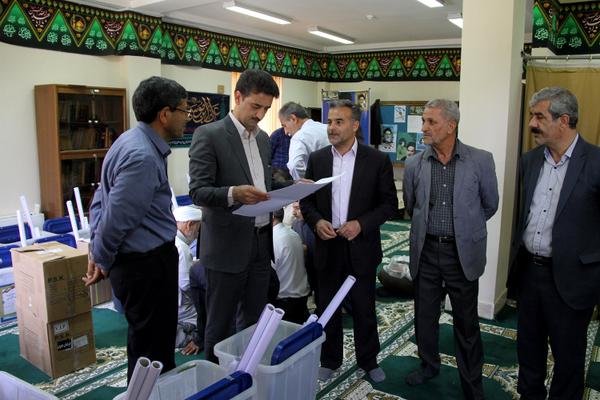 گزارش تصویری از فعالیت انتخابات در معاونت استانداری و فرمانداري ويژه شهرستان طبس