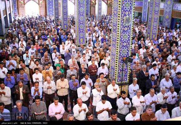نماز پرشکوه عید فطر  یزد در مسجد حظیره  اقامه شد