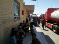 تجمع کامیونداران حمل نفت سیاه در یزد