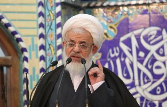 امام جمعه یزد:  دیدار فرماندهان سپاه با رئیس جمهوری حرکتی وحدت آفرین بود