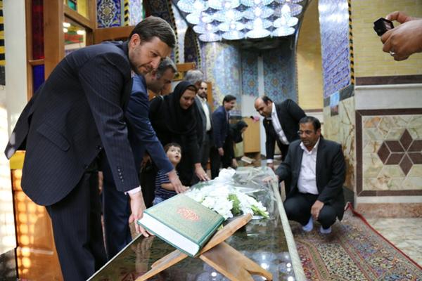 ادای احترام شهردار جدید یزد به مقام سومین شهید محراب در مسجد حظیره و شهدای گمنام امیرچخماق