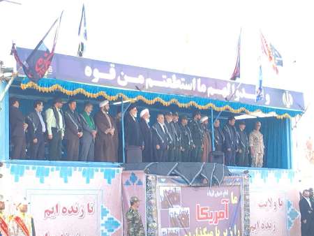 مراسم باشکوه رژه نیروهای مسلح یزد برگزار شد