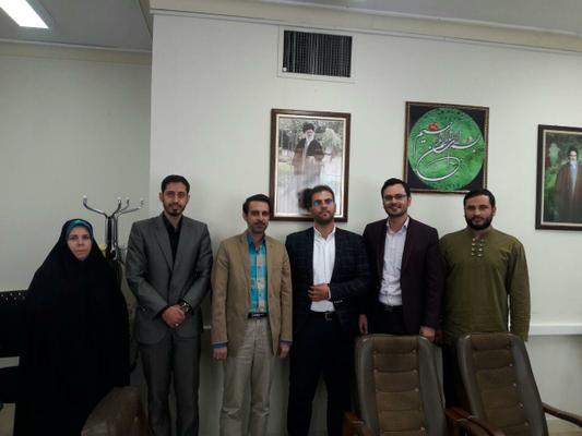 اعضاء مجمع جوانان استان یزد با مدیر کل صدا و سیمای مرکز یزد دیدار کردند 