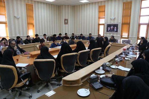 گردهمایی روسای شوراهای دانش آموزی بافق با فرماندار
