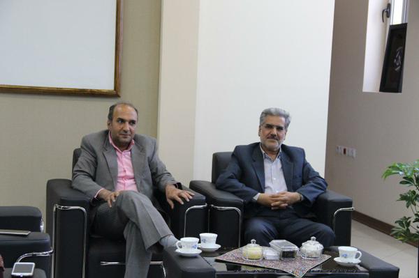 عباس ملازینلی : افتراق بین خبرنگاران فضای رسانه یزد را مسموم کرده است 