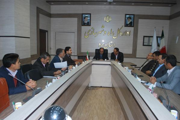 بررسی مسائل و مشکلات شهرستان ابرکوه در اداره کل راه وشهرسازی استان یزد 