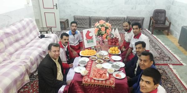 یلدانه هلال احمری در پایگاه های امئداد و نجات جاده ای مهریز