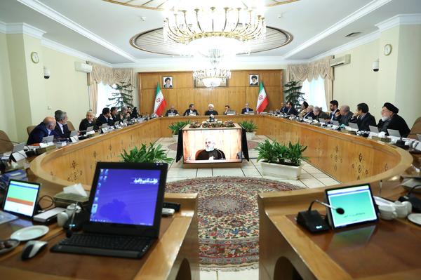 رئیس جمهور در جلسه هیات دولت: فعالیت های اقتصادی کشور با وجود فشارهای دشمنان مثبت و امیدوارکننده است