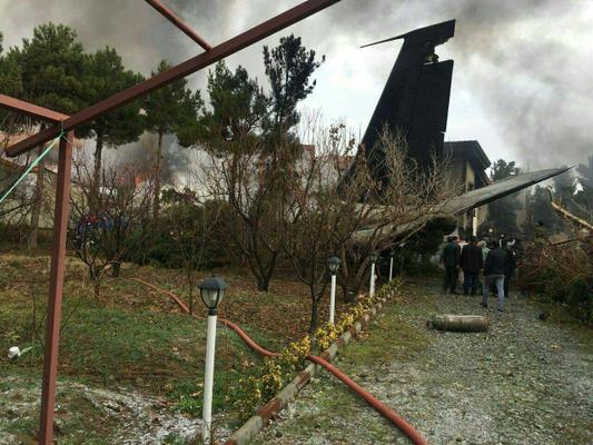 آخرین جزییات سقوط  هواپیمای بویینگ ارتش جمهوری اسلامی در کرج /اعلام اسامی جانباختگان سقوط هواپیما