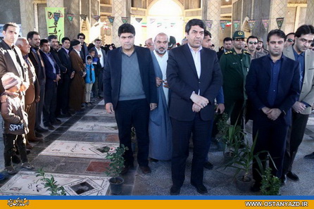 حضور استاندار یزد در آیین مهمانی لاله ها و ادای احترام به شهدای شهرستان بهاباد