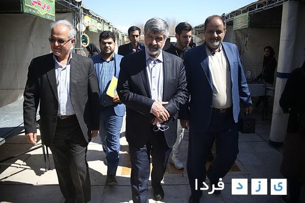 حضور مهندس موسوی نماینده مردم شریف یزد در بازارچه کارآفرینی  دانشگاه یزد