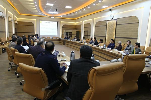آشنایی نمایندگان صنایع و نیروگاه‌های استان یزد با آیین‌نامه ایمنی در عملیات انتقال نیروی برق