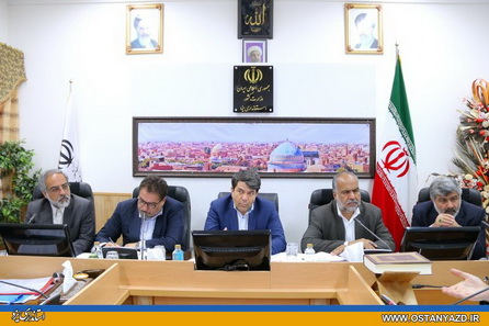 خط قرمز ما، رعایت حقوق کارگران از سوی کارفرمایان  است/ لزوم نگاه راهبردی به مدیریت منابع آب کشور