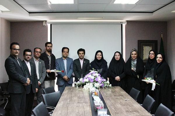 اعضای شورای هماهنگی روابط عمومی‌های استان با مدیرکل کتابخانه‌های یزد دیدار کردند