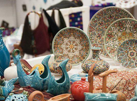 بازارچه صنایع دستی رایگان در اختیار هنرمندان اردکانی