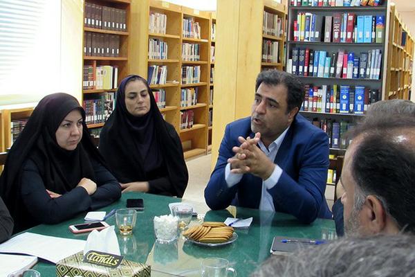 کتابخانه سیار در شهرستان اردکان راه‌اندازی می شود