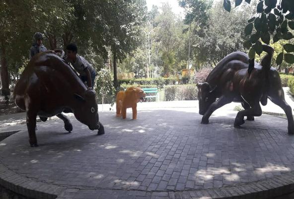 اجرای طرح مرمت و رنگ آمیزی مبلمان  پارک هفتم تیر