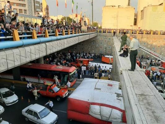 ماجرای خودکشی در بزرگراه امام علی +عکس