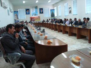 بخشدار مرکزی ابرکوه در جمع شوراها و دهیاران بخش مرکزی: توفیق ها را مدیون زحمات بی منت شما هستیم
