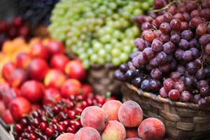 افزایش حجم و قیمت میوه‌های وارداتی در بازار ایران؛ فرهمند: مجلس از تضعیف توان تولیدی کشور جلوگیری می‌کند