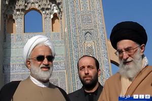 تصاویر :مرحوم شیخ محمد علی صدوقی  در کنار رهبر معظم انقلاب در سفر به یزد