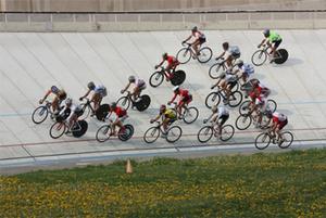 حمید بیک خورمیزی به مقام قهرمانی ماده اومنیوم دوچرخه سواری دست یافت