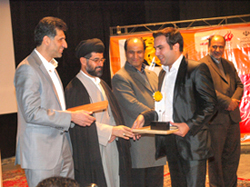 مراسم تجلیل از برگزیدگان جشنواره مطبوعات یزد برگزارشد