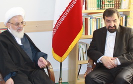تصاویردیدار محسن رضایی دبیر مجمع تشخیص و کاندیدای احتمالی ریاست جمهوری با آیت الله ناصری نماینده ولی فقیه و امام جمعه یزد