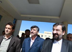 تصاویری از سخنرانی و استقبال گرم از محسن رضایی دبیر مجمع تشخیص و کاندیدای احتمالی ریاست جمهوری دردانشگاه آزاد اسلامی  یزد
