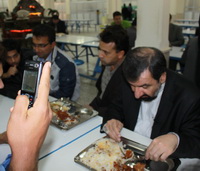 تصاویری ازحضور  محسن رضایی کاندیدای احتمالی ریاست جمهوری درسلف سرویس دانشگاه آزاد اسلامی  یزد