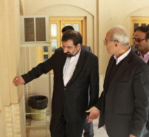 تصاویری از حضور محسن رضایی کاندیدای احتمالی ریاست جمهوری در کتابخانه وزیری یزد