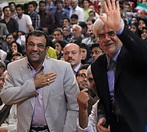 گزارش تصویری :یزدی ها با حضوری کم نظیر از عارف تجلیل وپیروزی روحانی را جشن گرفتند(5) (3نظر)