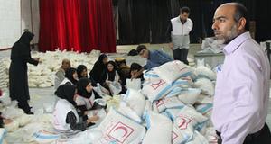 گزارش تصویری بسته بندی سبد های غذایی طرح همای رحمت هلال احمر شهرستان یزد