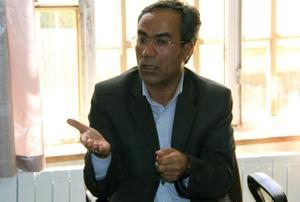 گزارش و گزارش تصویری: نشست خبری دکتر دریجانی مدیرکل بیمه سلامت استان یزد 