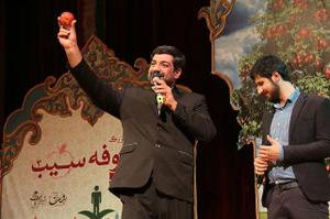 گزارش تصویری: جشن شاد و معنوی شکوفه سیب با حضور حامد زمانی خواننده ارزشی در یزد  (5 نظر)