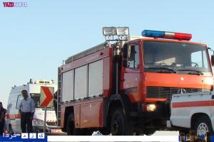 نجات راننده و کمک راننده اسکانیا توسط آتش نشانان یزدی+تصاویر