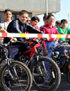 به مناسبت هفته دولت همایش دوچرخه سواری در دانشگاه یزد برگزار شد