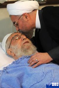 عیادت رئیس جمهور از رهبر معظم انقلاب پس از انجام عمل جراحی