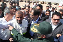 وزیر بهداشت درمان و آموزش پزشکی از دومین بیمارستان صحرایی یزد بازید کرد 